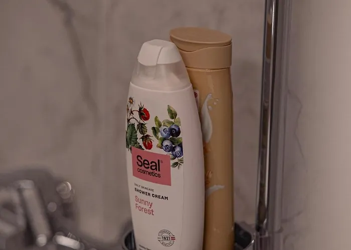 Nr 8 - J26 Luxury Apartment, Jauniela 26 Old - Great View & Location - 2 Bedrooms - 70m2 * 리가