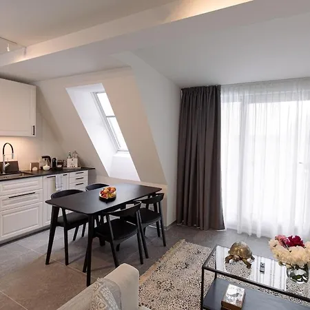 Nr 8 - J26 Luxury Apartment, Jauniela 26 Old - Great View & Location - 2 Bedrooms - 70m2 * Riga