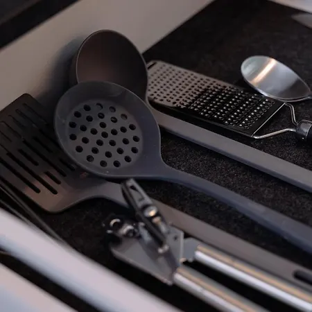 Nr 8 - J26 Luxury Apartment, Jauniela 26 Old - Great View & Location - 2 Bedrooms - 70m2 Riga