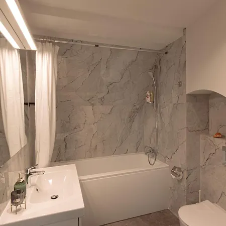 Nr 8 - J26 Luxury Apartment, Jauniela 26 Old - Great View & Location - 2 Bedrooms - 70m2
