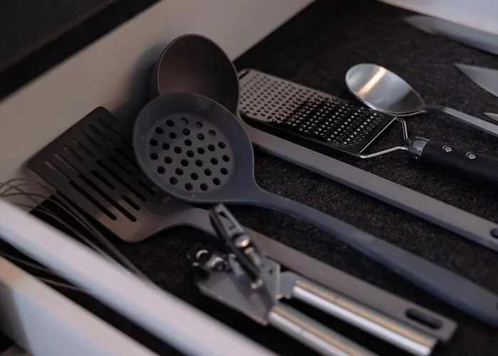 Nr 8 - J26 Luxury Apartment, Jauniela 26 Old - Great View & Location - 2 Bedrooms - 70m2 Riga