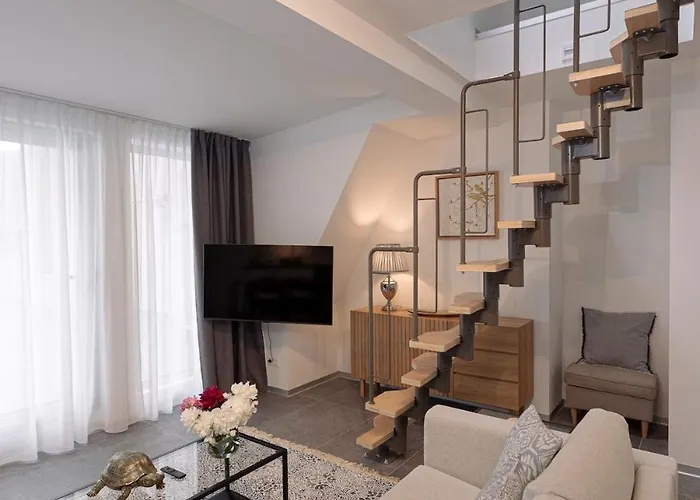 Nr 8 - J26 Luxury Apartment, Jauniela 26 Old - Great View & Location - 2 Bedrooms - 70m2 Lägenhet