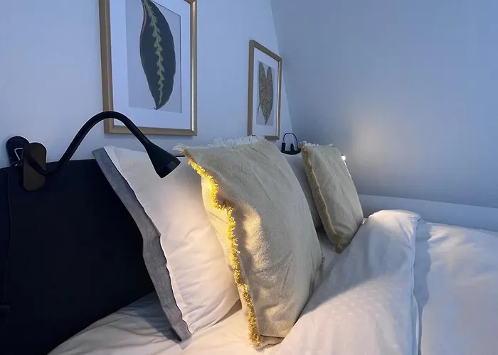 Daire Nr 8 - J26 Luxury Apartment, Jauniela 26 Old - Great View & Location - 2 Bedrooms - 70m2 Riga