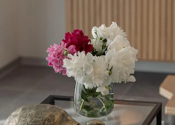 Nr 8 - J26 Luxury Apartment, Jauniela 26 Old - Great View & Location - 2 Bedrooms - 70m2 * 里加