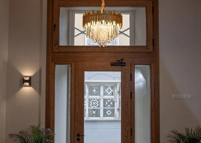 Nr 8 - J26 Luxury Apartment, Jauniela 26 Old - Great View & Location - 2 Bedrooms - 70m2 Daire Riga