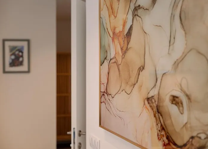 Nr 8 - J26 Luxury Apartment, Jauniela 26 Old - Great View & Location - 2 Bedrooms - 70m2 Lägenhet Riga