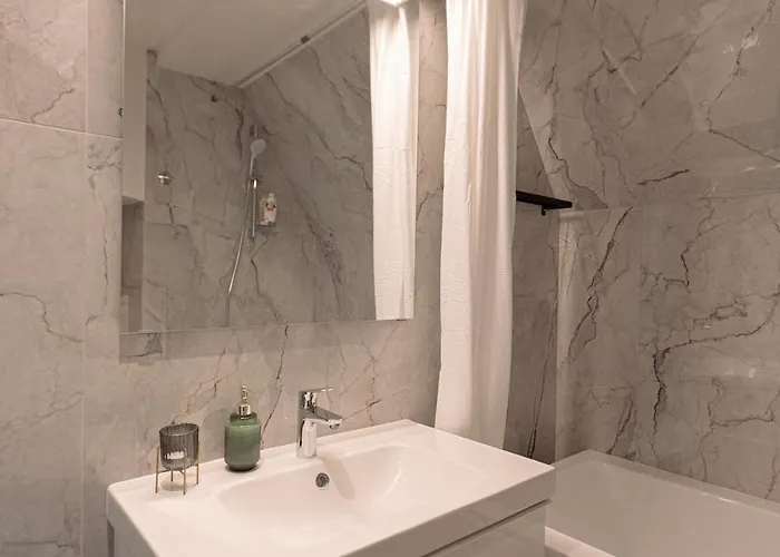 Nr 8 - J26 Luxury Apartment, Jauniela 26 Old - Great View & Location - 2 Bedrooms - 70m2 *