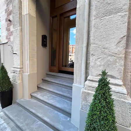 Nr 8 - J26 Luxury Apartment, Jauniela 26 Old - Great View & Location - 2 Bedrooms - 70m2 * Riga
