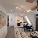 Appartamento Nr 8 - J26 Luxury Apartment, Jauniela 26 Old - Great View & Location - 2 Bedrooms - 70m2 Riga