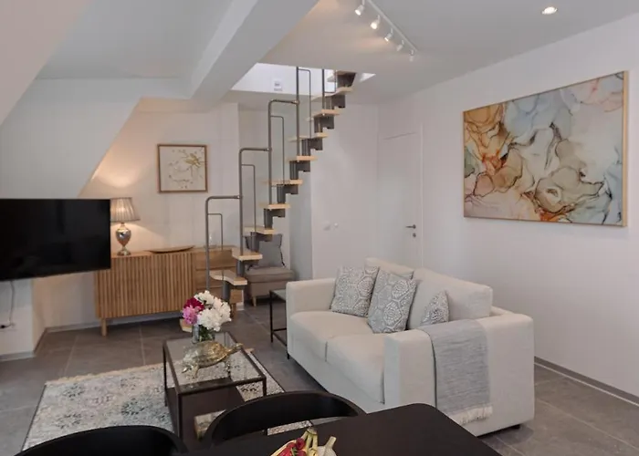 Nr 8 - J26 Luxury Apartment, Jauniela 26 Old - Great View & Location - 2 Bedrooms - 70m2 Dzīvoklis Riga