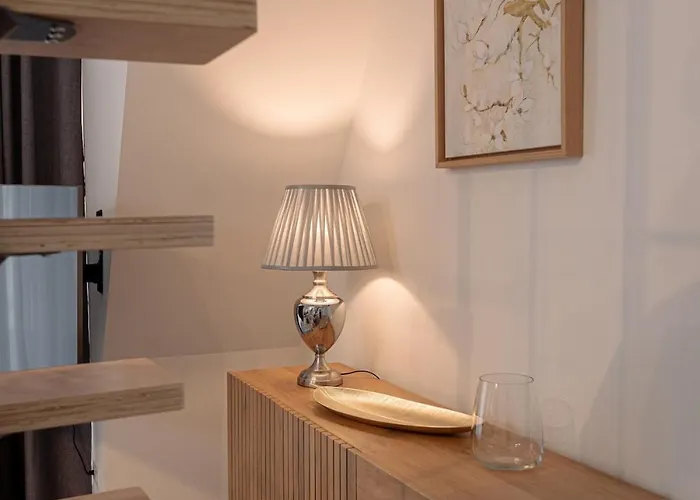 Nr 8 - J26 Luxury Apartment, Jauniela 26 Old - Great View & Location - 2 Bedrooms - 70m2 Dzīvoklis *